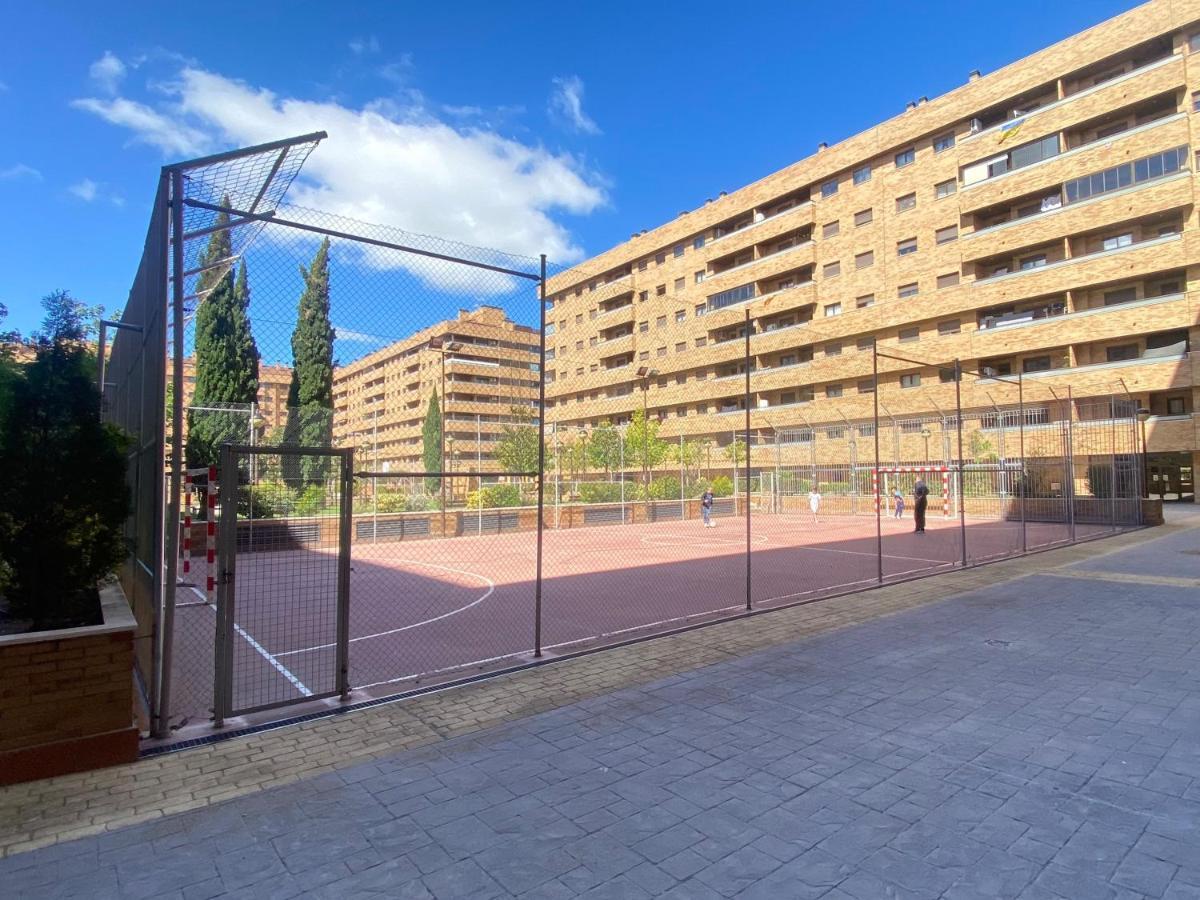 Aires De Toledo-Parque Warner Y Madrid En Familia Apartment Exterior foto