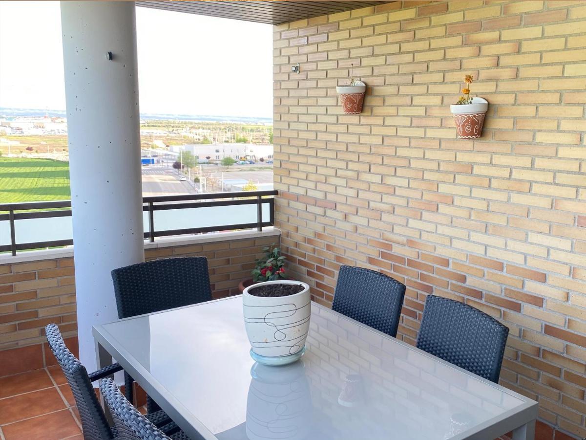 Aires De Toledo-Parque Warner Y Madrid En Familia Apartment Exterior foto