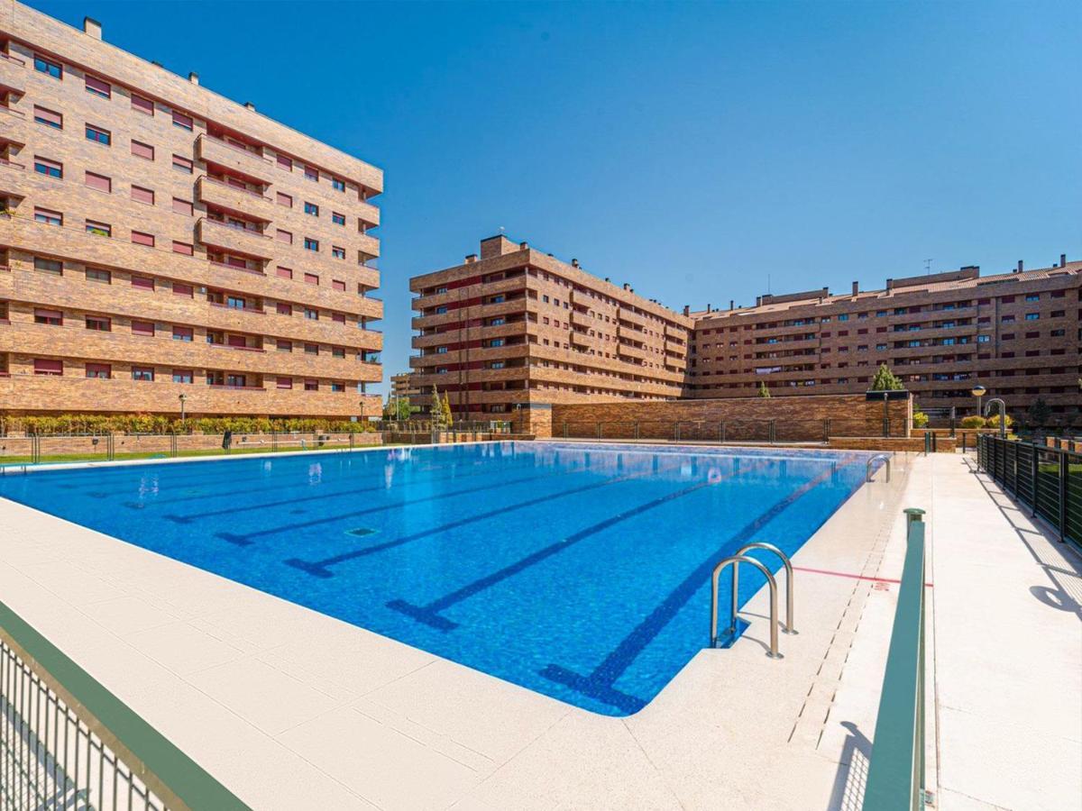 Aires De Toledo-Parque Warner Y Madrid En Familia Apartment Exterior foto