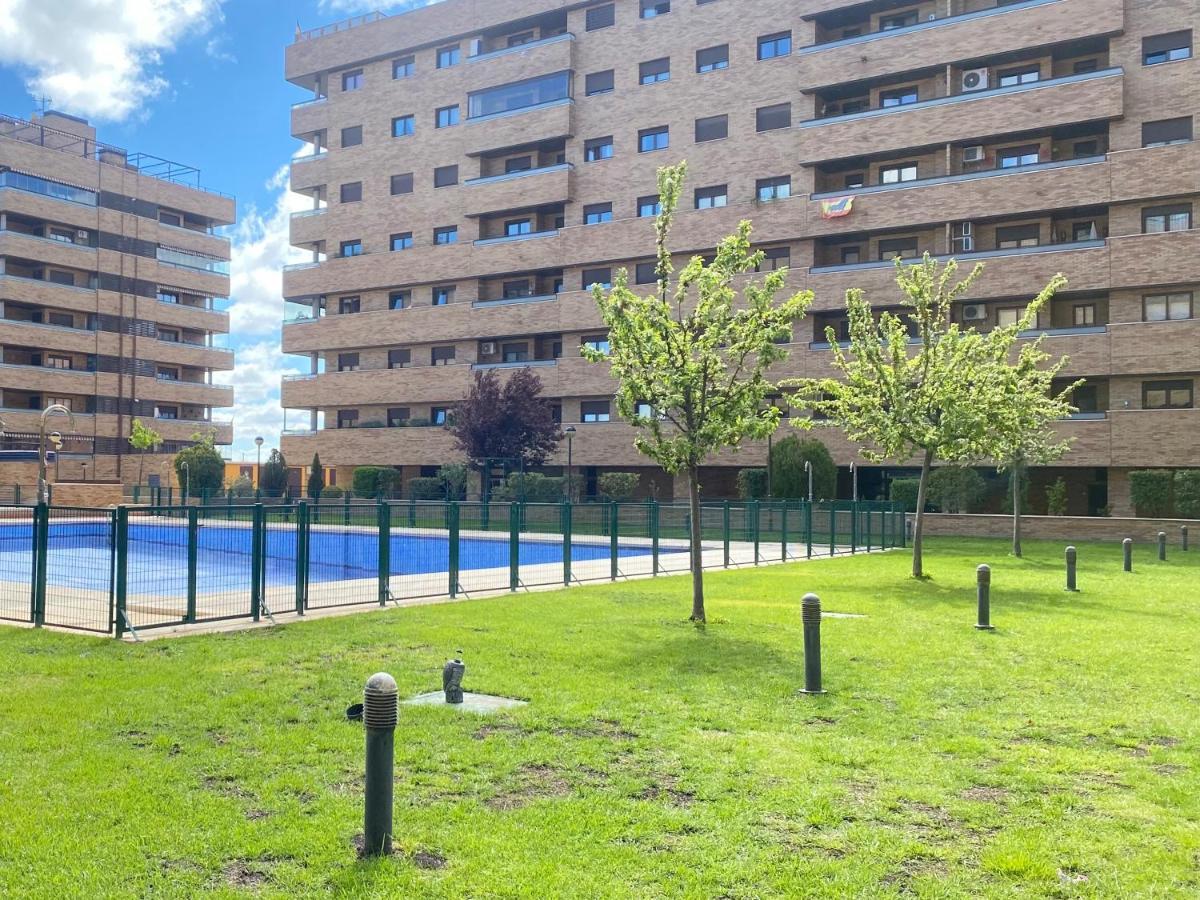 Aires De Toledo-Parque Warner Y Madrid En Familia Apartment Exterior foto
