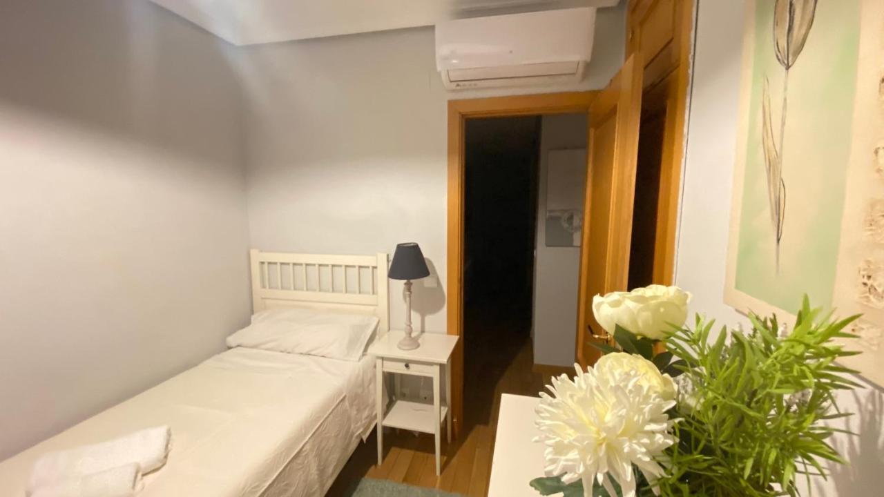 Aires De Toledo-Parque Warner Y Madrid En Familia Apartment Exterior foto